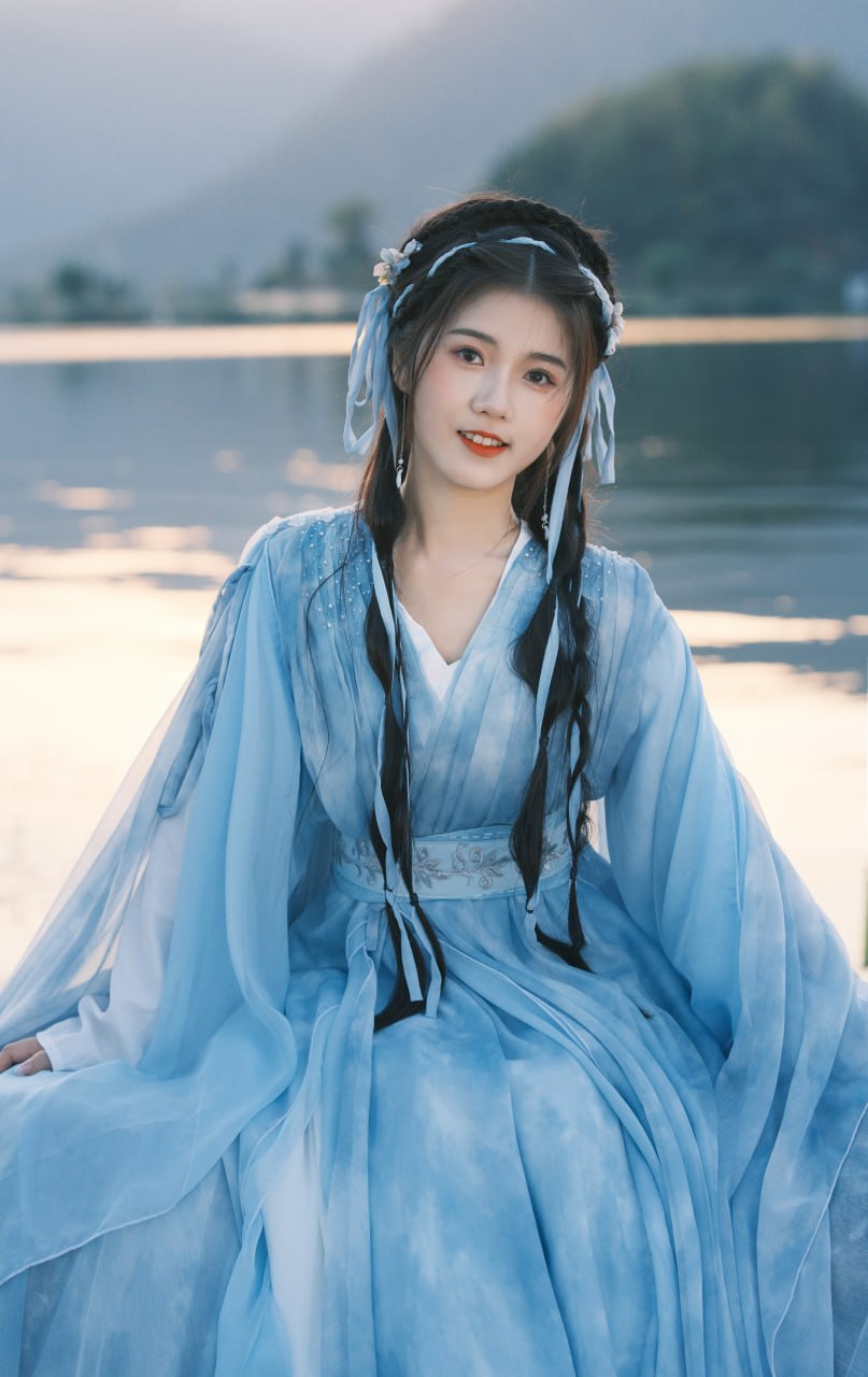 万圣节小魔女 万圣节小魔女简笔画