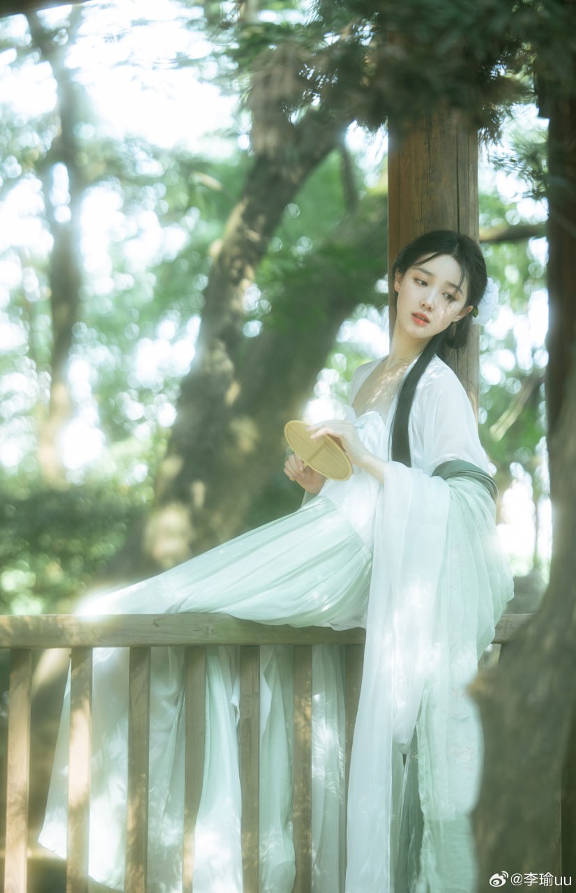 女神COS卖火柴的小女孩 女神cos卖火柴的小女孩视频