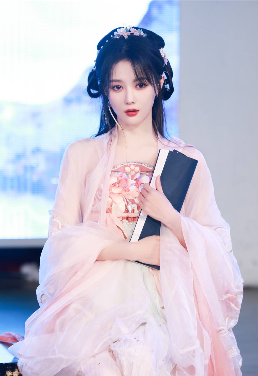 巨星云集雯子欧尼酱 快手雯子欧尼酱多大