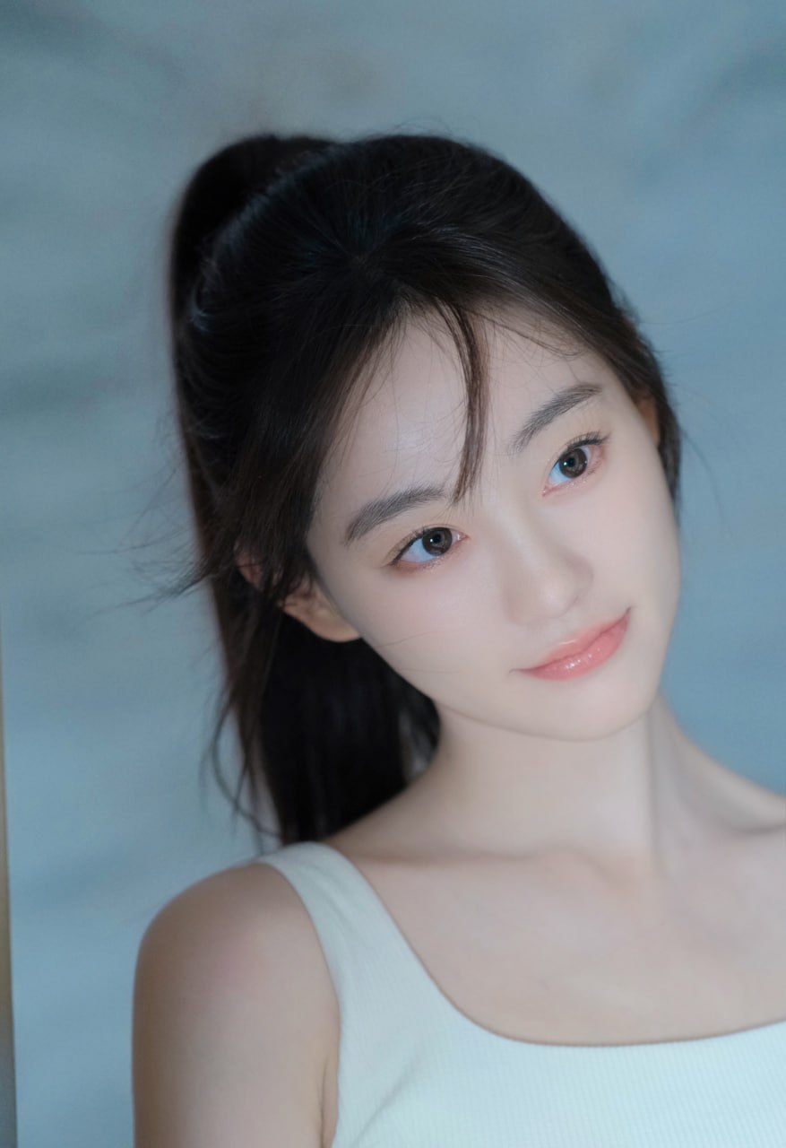 美腿酥胸看个够