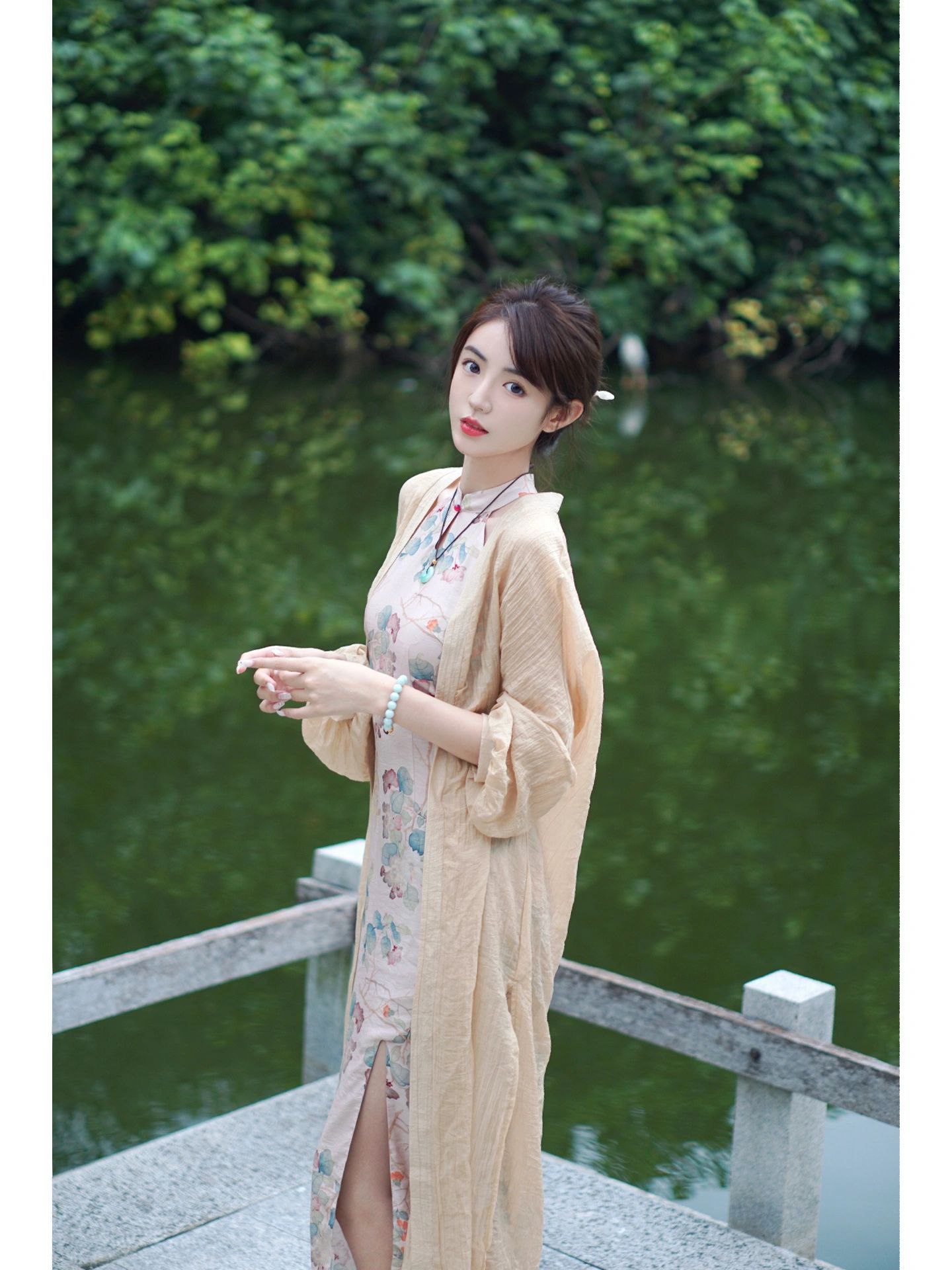 萌妹子带来清凉夏意 萌妹子是
