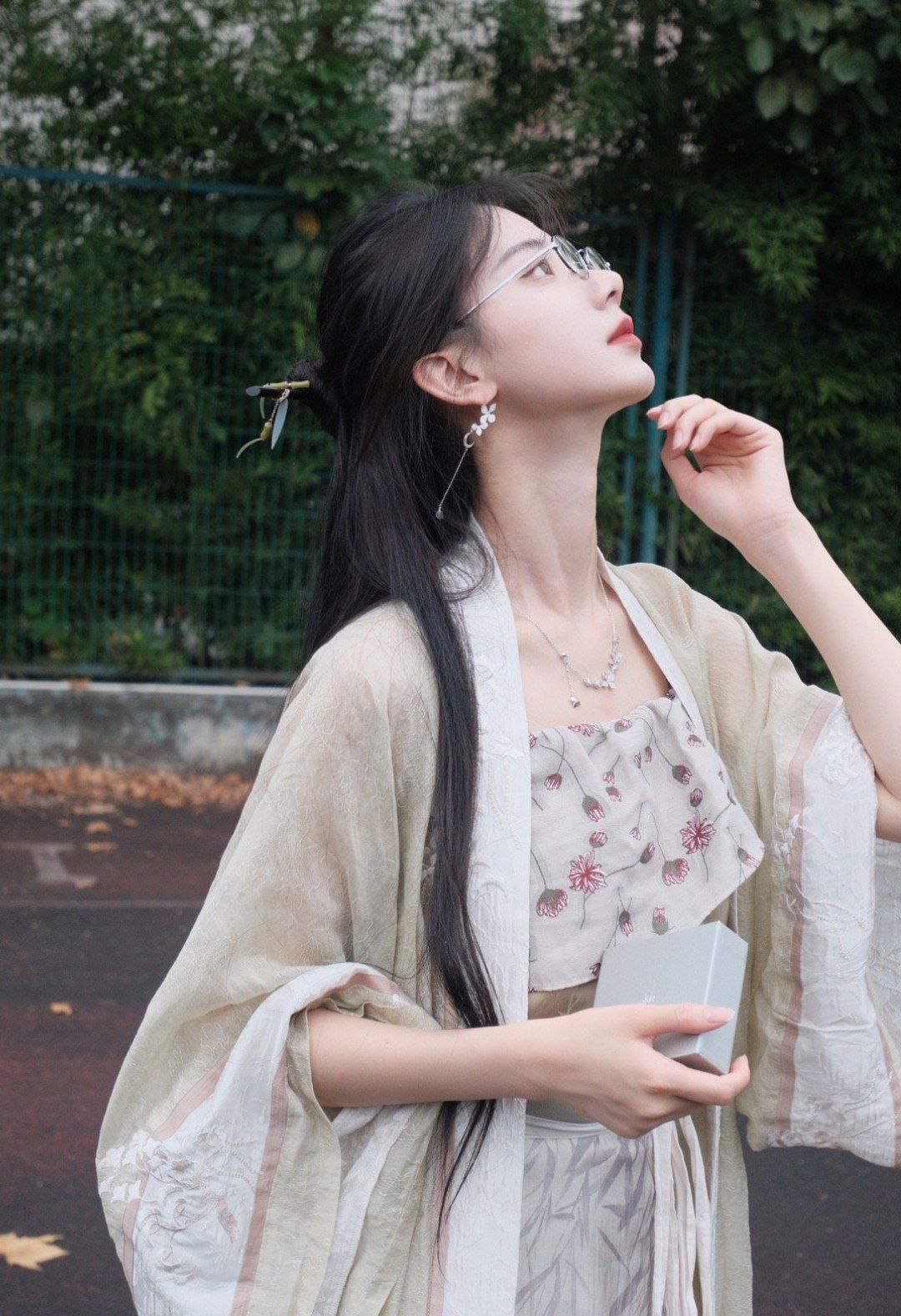 日本美眉神级COSPlay合集：肤白貌美身材火辣【第一弹】