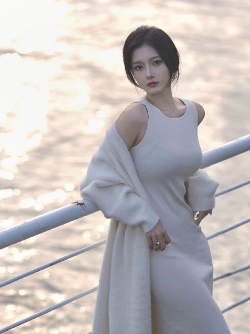 你是三月里的清风入怀，甚是可爱 你是三月的风抖音什么歌曲