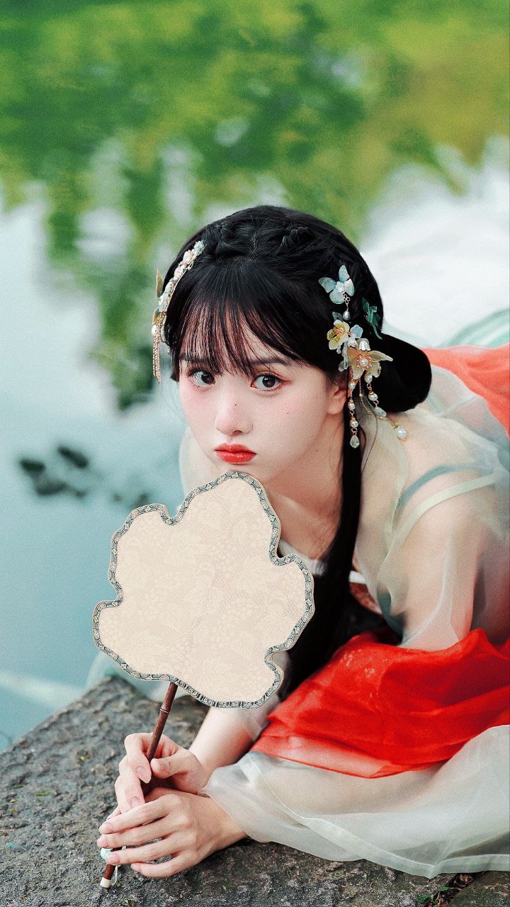 美腿酥胸Cosplay 美腿酥胸夹射白浆视频