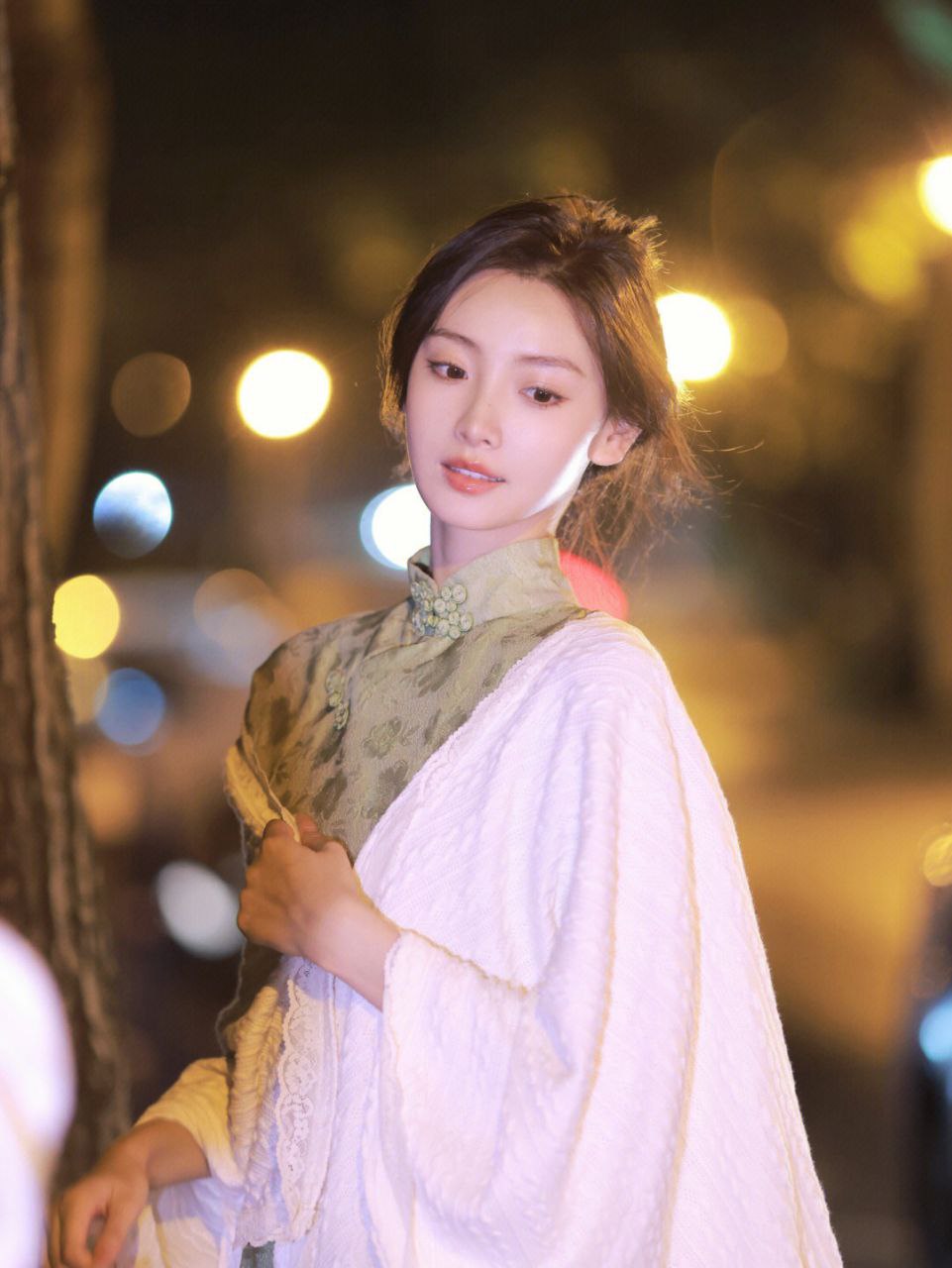 萌妹子黑丝美腿COS真是诱人
