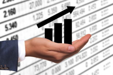 比特币价格4月强势上涨 盘中涨幅达3%引热议