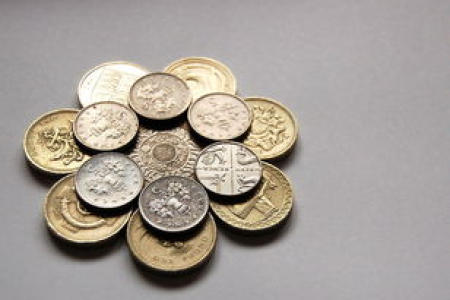 当人们敦促检查其更改时 稀有1p硬币卖出127000英镑高价