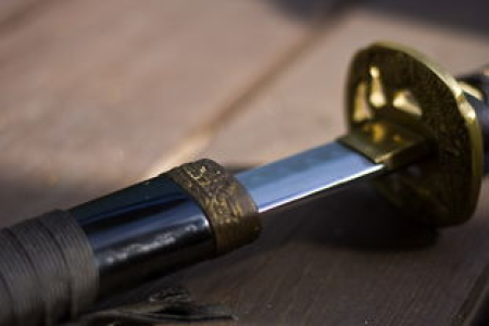 katana与普通刀剑的区别哪个更适合收藏